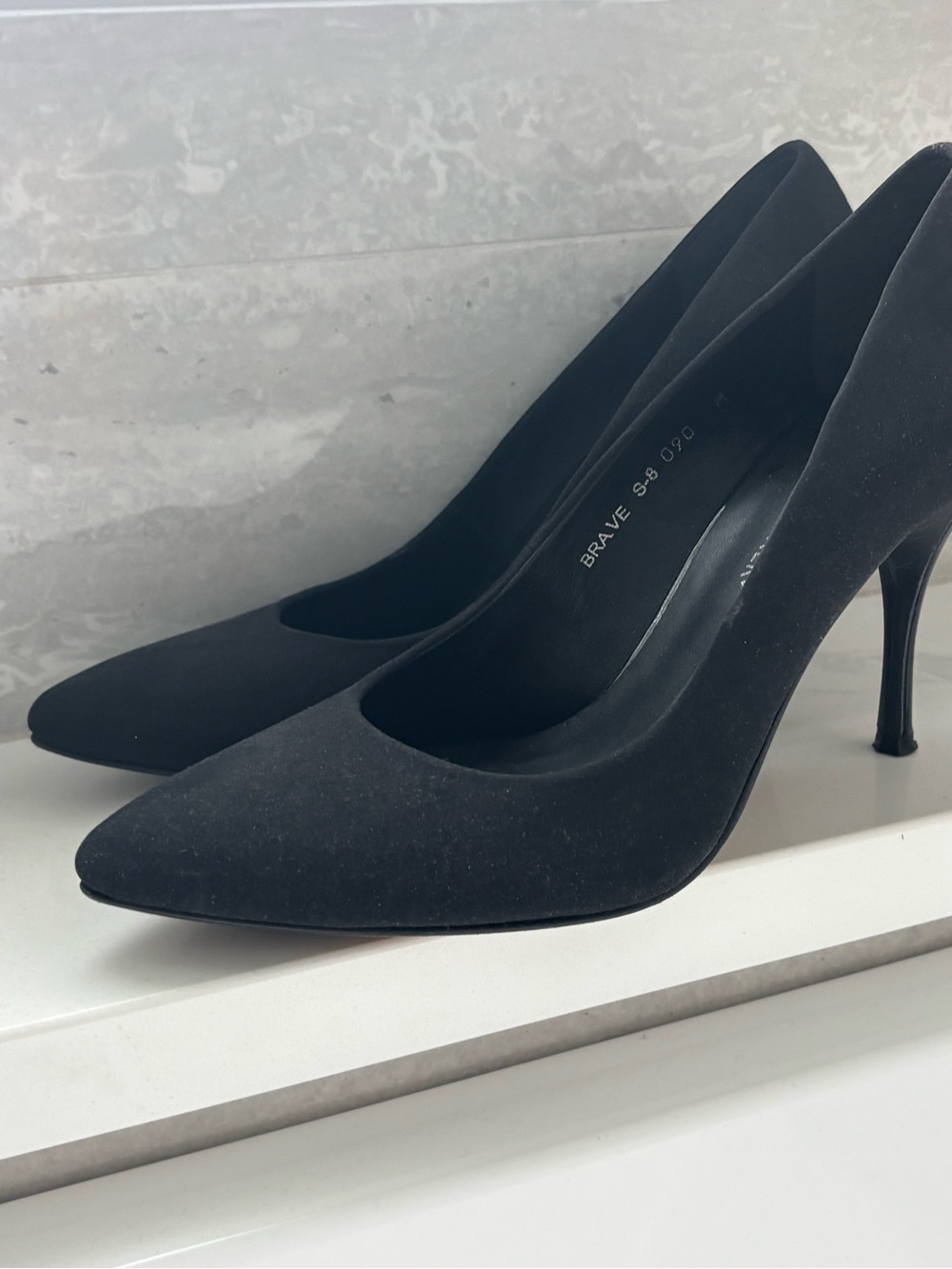 Donald J Pliner Brave Black Crepe Heels 9 - Picture 6 of 8